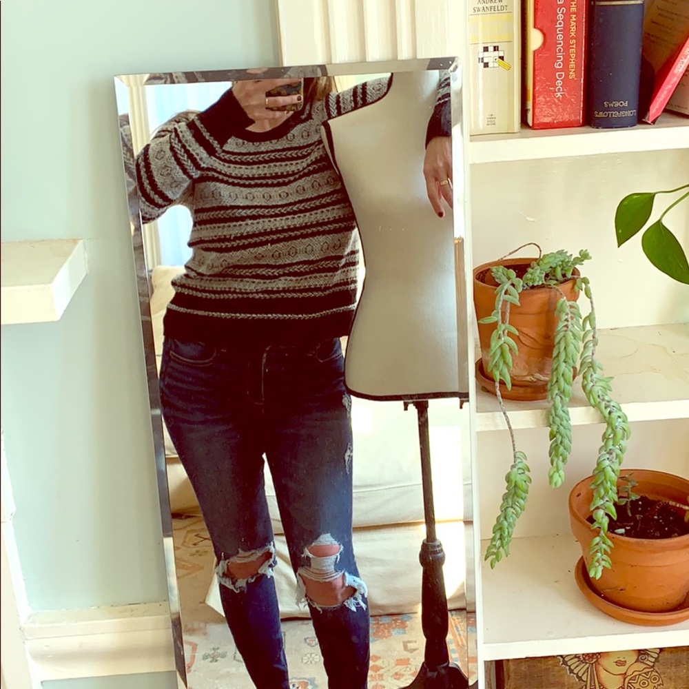 Bass L striped sweater